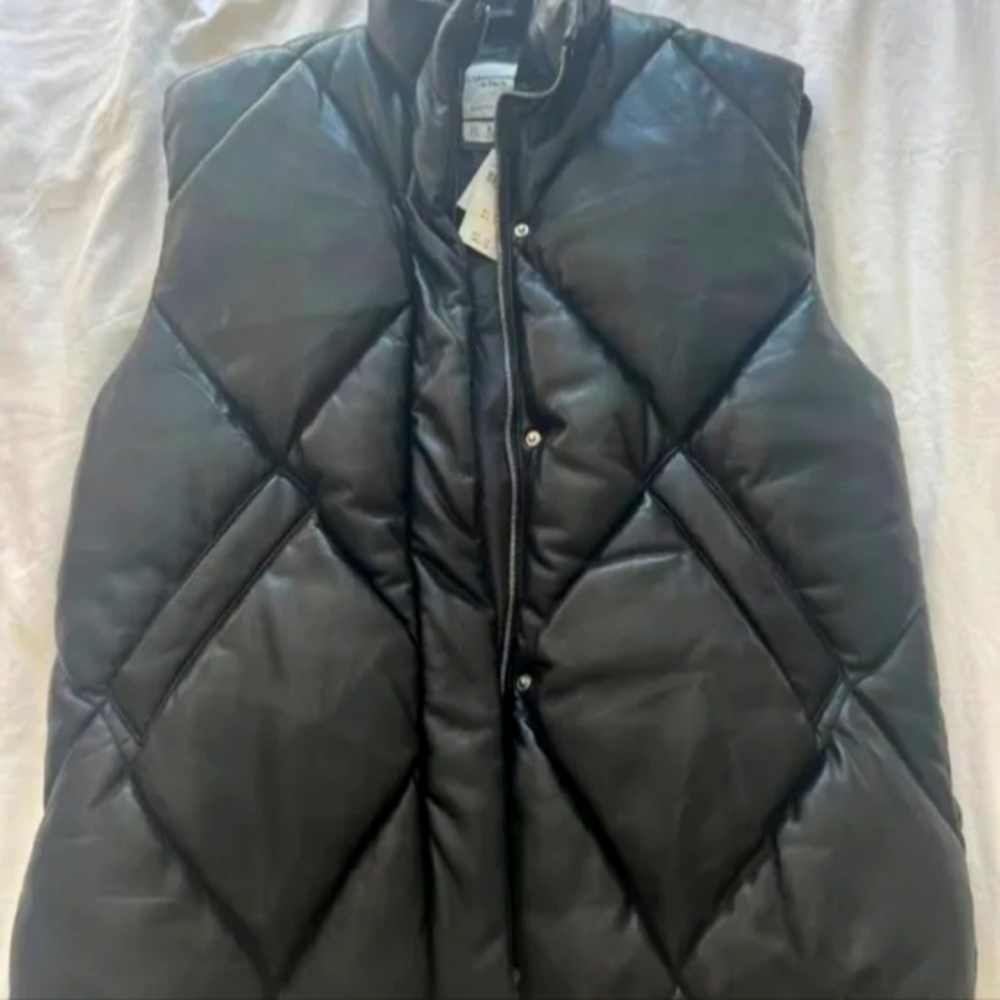 Abercrombie & Fitch oversized vegan leather puffer vest XL
